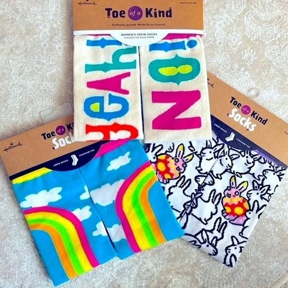Brand New Set of 3 Pairs of Hallmark Toe of a Kind Crew Socks Rainbow Bunnies