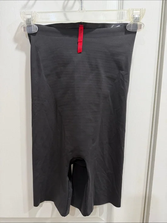 SPANX Black Shaping Mid-Thigh Shorts— Never used!
