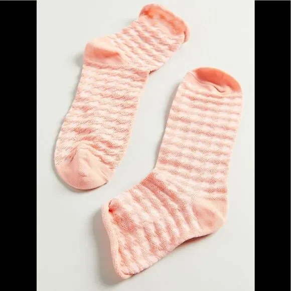 NEW (3) Urban Outfitters UO Daphne Houndstooth Pink / Rose Ankle Socks Set of 3