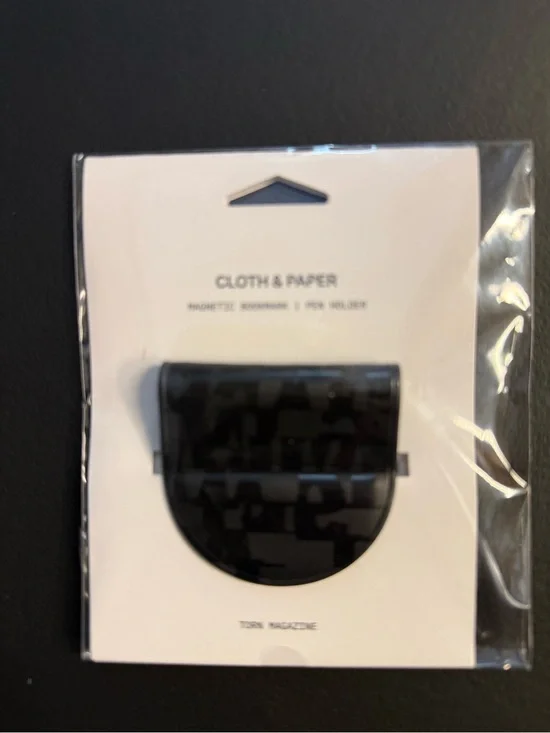 Cloth & Paper Black Magnetic Bookmark / Pen Holder