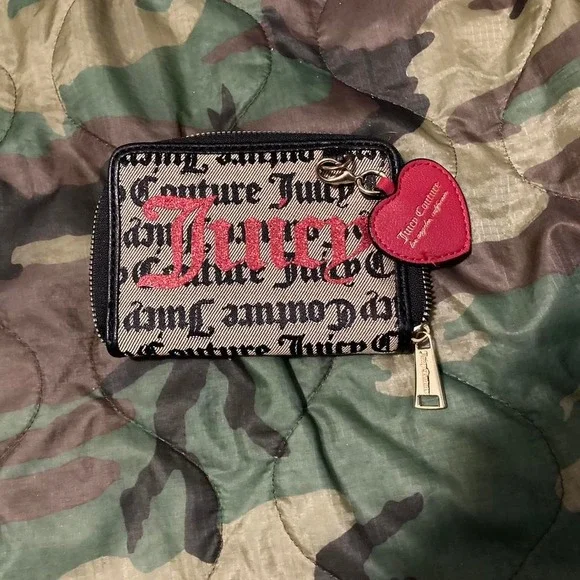 Juicy couture‎ y2k monogram cardholder with heart charm