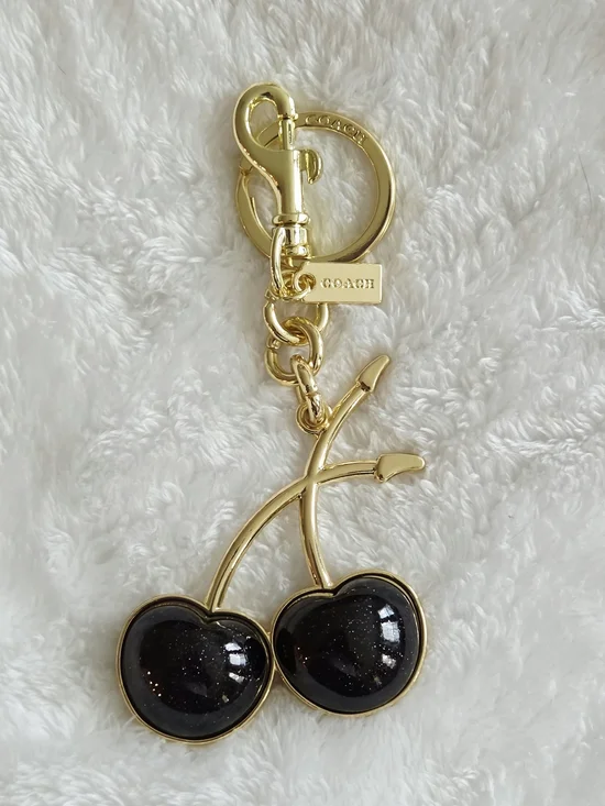 Fashion Jewelry Gold Keychain with Black Glitter Cherry Charm