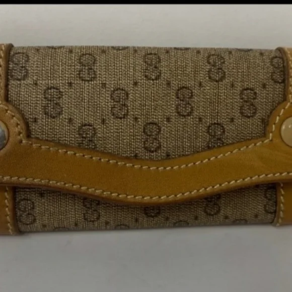 Gucci Beige Monogram Key & Card Holder with Tan Leather Trim