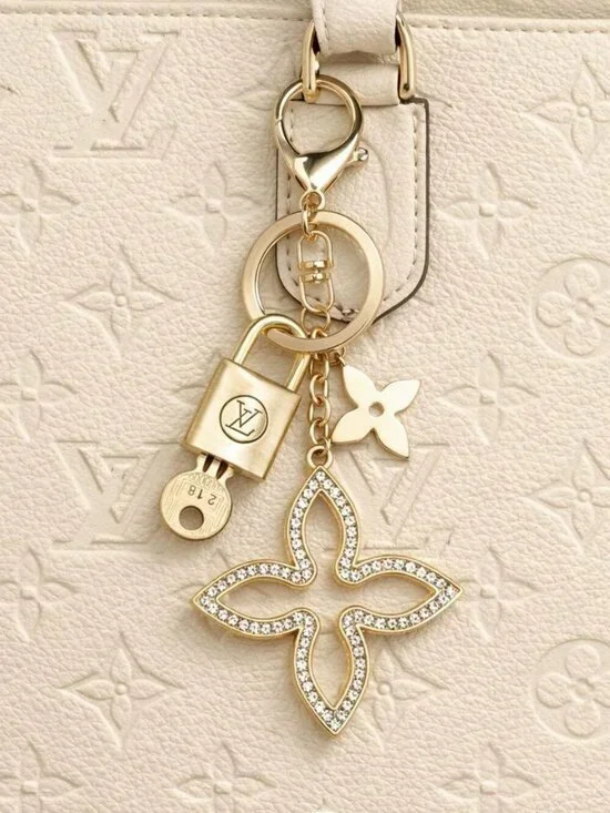 Louis Vuitton Gold Padlock 🔒 Key Set Authentic LV w/ Unbranded Clover Keychain
