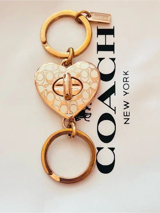 EXTREMELY RARE Coach Y2K Valet Rose Gold Heart Charm Keychain/ Bag Charm
