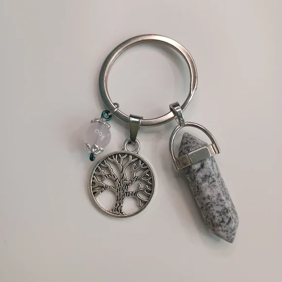 🎉 4 Items/$15 🎉 Point Pendant Keychain with Tree of Life Charm & Accent Bead