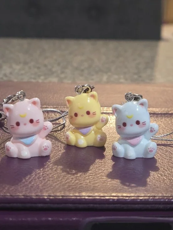 Cute Acrylic Lucky Cat Charm Keychain - Pink, Yellow Or Blue