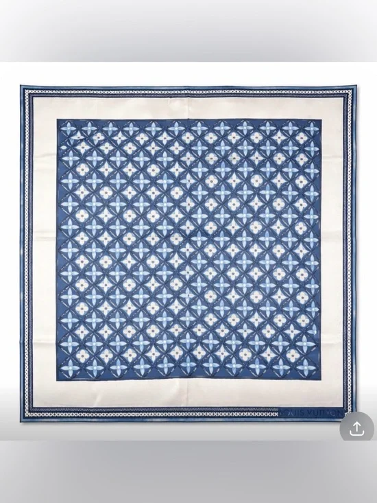 LOUIS VUlTTON monogram silk scarf size 35x35 ‼️LAST ONE LEFT