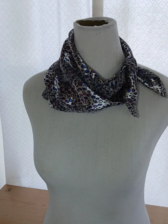 Silk-Feel Colorful Leopard Print Neck Scarf in Blue, Gray and Purple