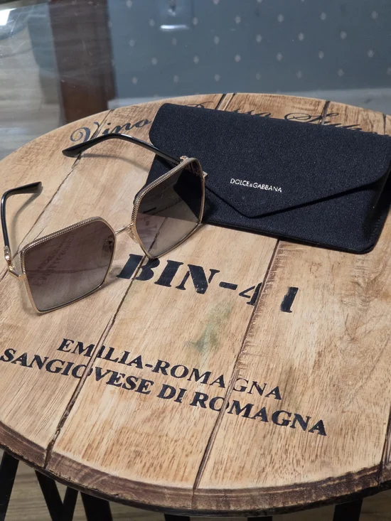 Dolce & Gabbana Womens Black Sunglasses Case with Gold-Trim Sunglasses