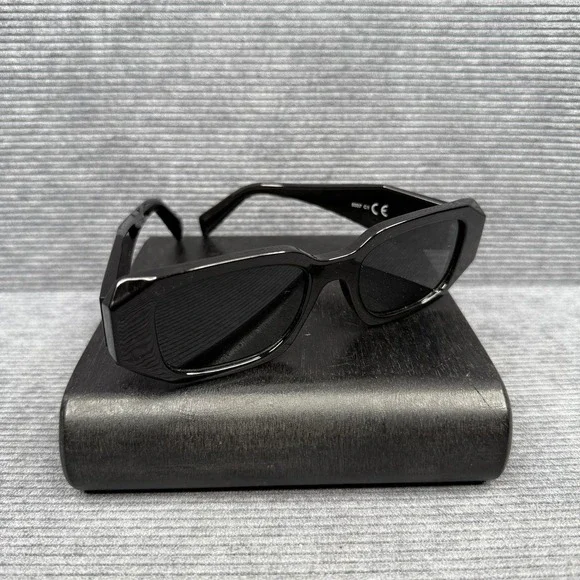 Vintage Y2K Style Chunky Black Rectangle Sunglasses Geometric Thick‎ Frame 90s