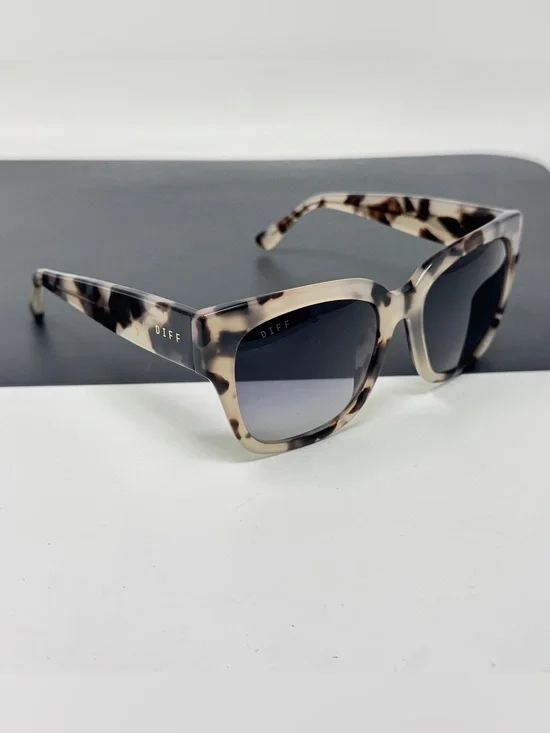 Diff Bella 2 Women's Sunglasses Turtle Tortoise