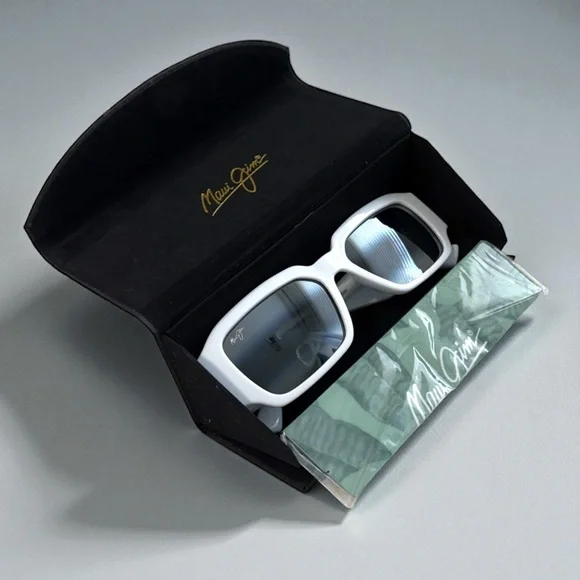 Maui Jim Kūpale Polarized Fashion White and Black Sunglasses Neutral Grey Lenses