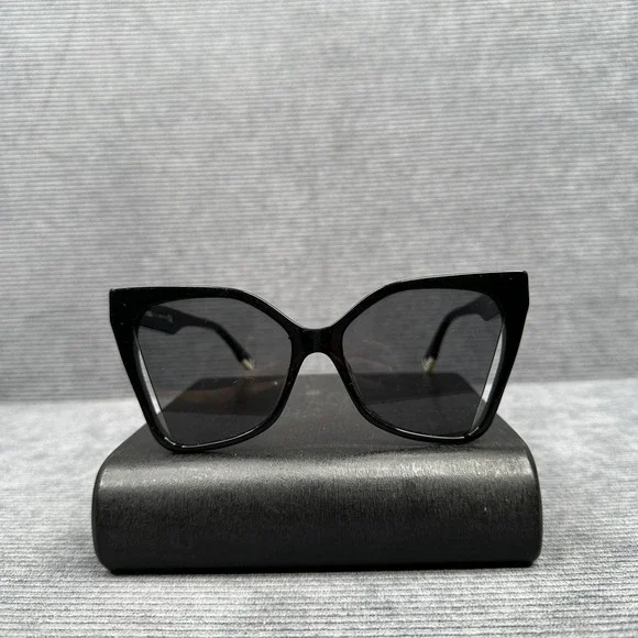 Fendi FE40010U 01A Black Cat Eye Sunglasses Made in Italy Dark Grey Lenses