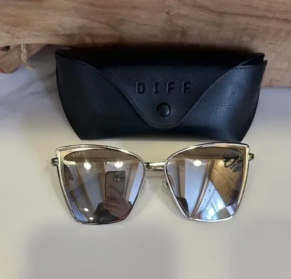 DIFF Becky SV-GF18 Silver Grey Mirror Cat Eye Sunglasses Women’s W/Case Mod Glam