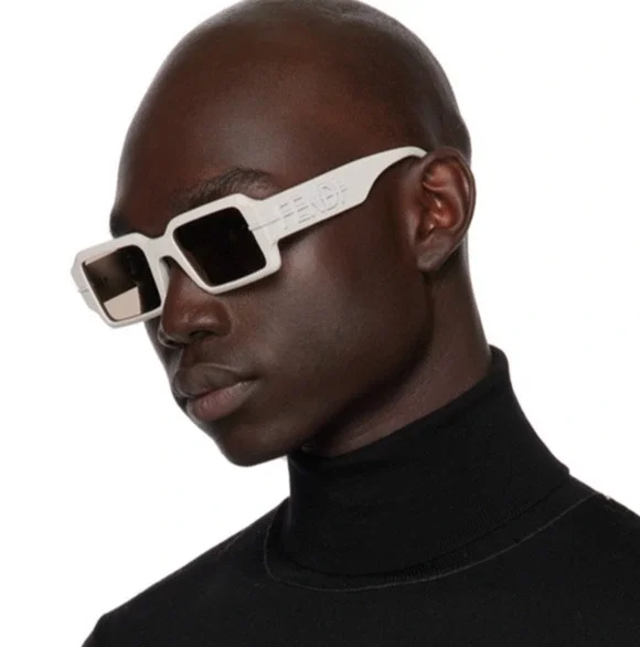 New, FENDI Sunglasses FE40073U 20E  Authentic