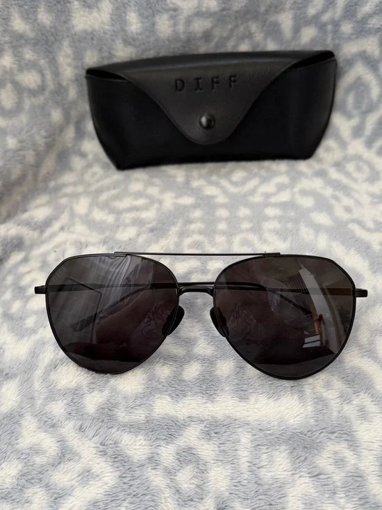 Diff Eyewear Dash Unisex Matte Black Sunglasses Metal Aviator Polarized