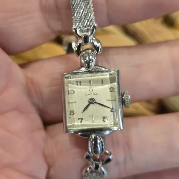 Vintage Omega Ladies' Wristwatch