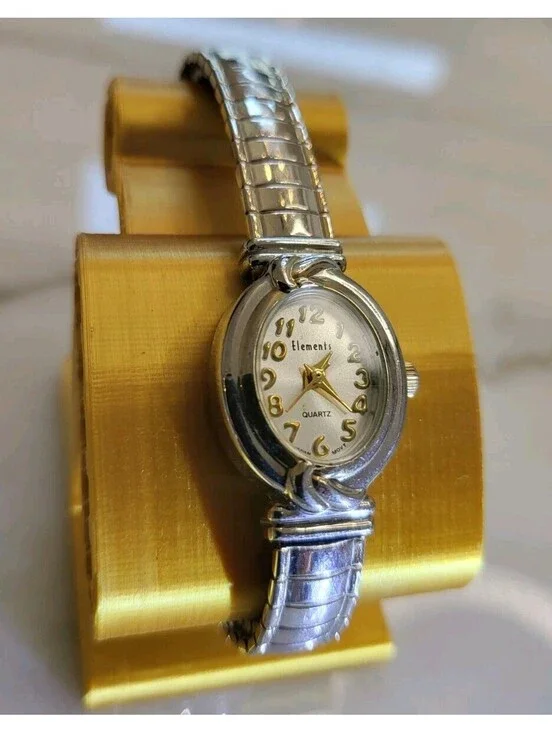 Vtg Elements Womans Watch New Battery Silvertone Stretch Bracelet 19mm Works EUC