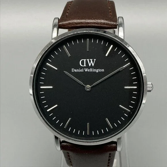 Daniel Wellington Classic Mens Watch 40mm Black Dial Brown Leather New Battery