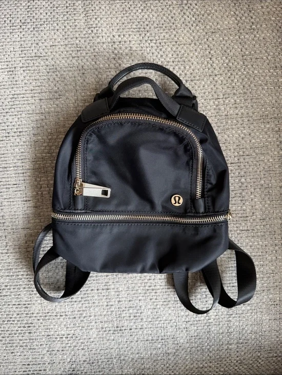 Lululemon city adventurer backpack 3L