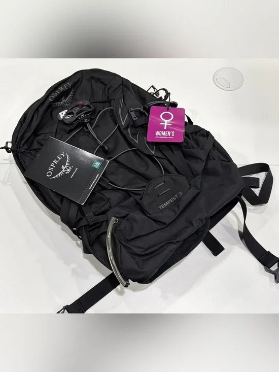 Osprey Women's M/L Tempest 9 Backpack Black NWT Trail Hiking Hydration Sleeve