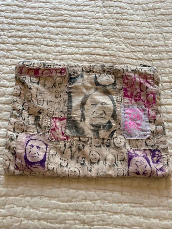 Magnolia Pearl Sitting Bull Pouch