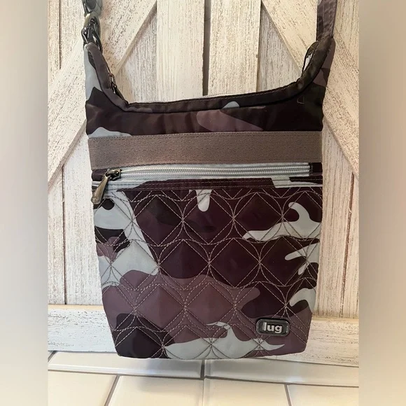 Lug Camouflage Messenger Bag - Black and grey
