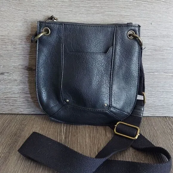 Time and Tru Women's Bentley Crossbody Handbag - Black