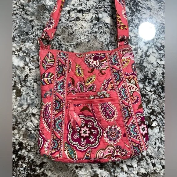 Vera Bradley crossbody/shoulder bag retired coral/pink pattern