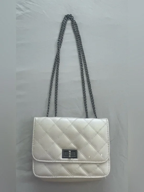 Quilted Chain Strap Shoulder Bag in Cream