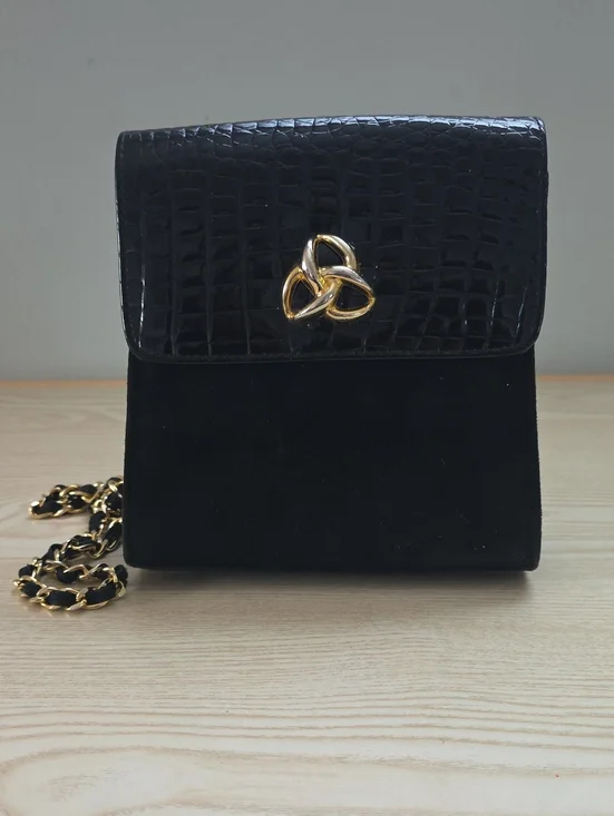 VINTAGE Magid Black Women's Chain Shoulder Bag with Gold Accent