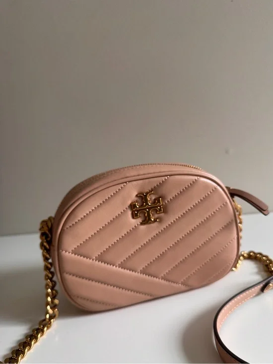 Tory Burch Kira Quilted Canera Bag in sand
