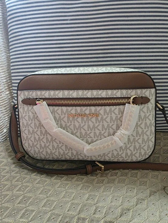 Brand New With Tags Michael Kors Jet Set Camera Bag