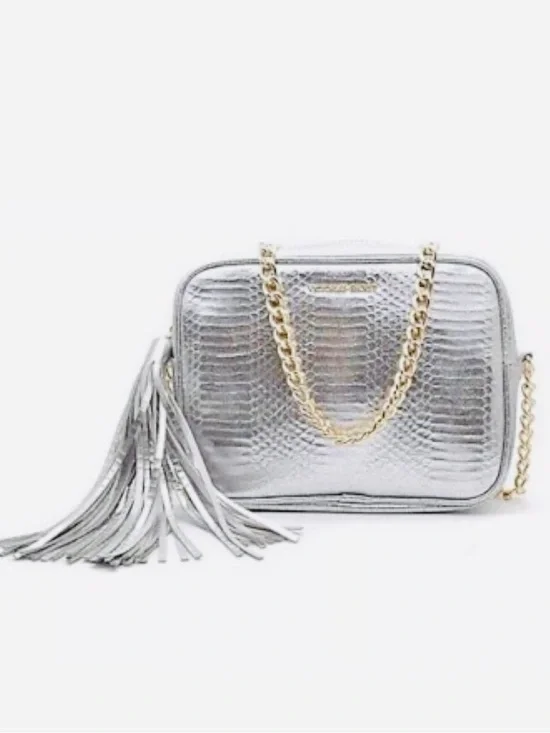 VICTORIA's SECRET 🩶SILVER METALLIC WITH GOLD-TONE CHAIN🩶 CROSSBODY BAG 🌟NWT🌟