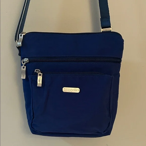 Baggallini Crossbody in Royal Blue