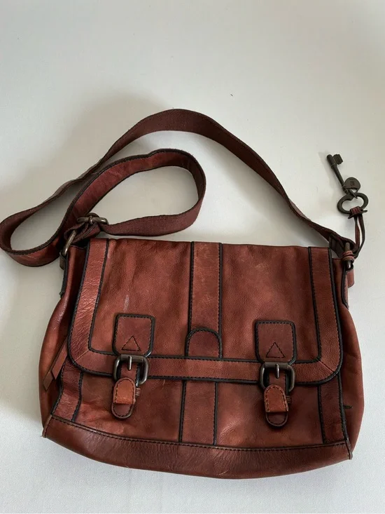 Fossil Brown Leather Messenger Crossbody Bag Vintage Satchel Key Charm
