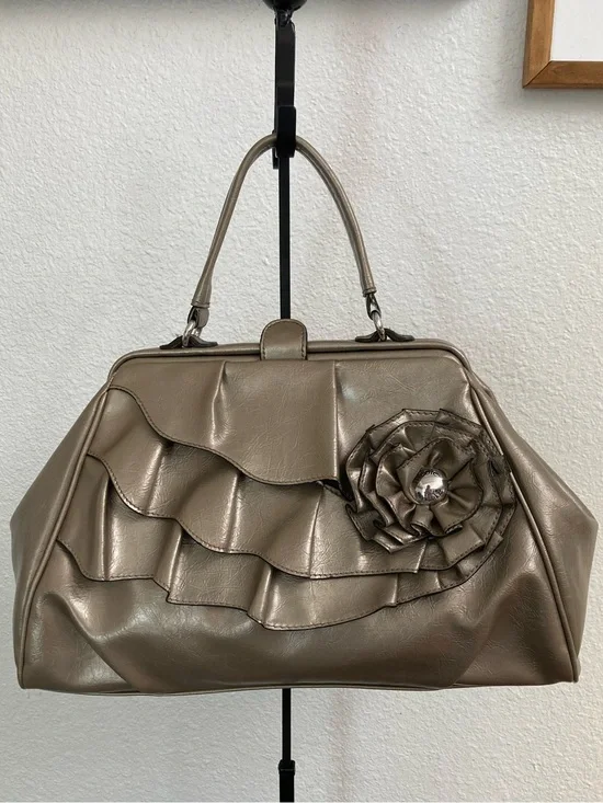 VTG Nicole by Nicole Miller Y2K Metallic Taupe Ruffle Rosette Satchel Bag