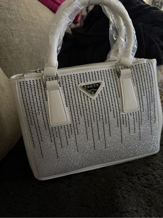 BUYERS GIVEAWAY 8/22