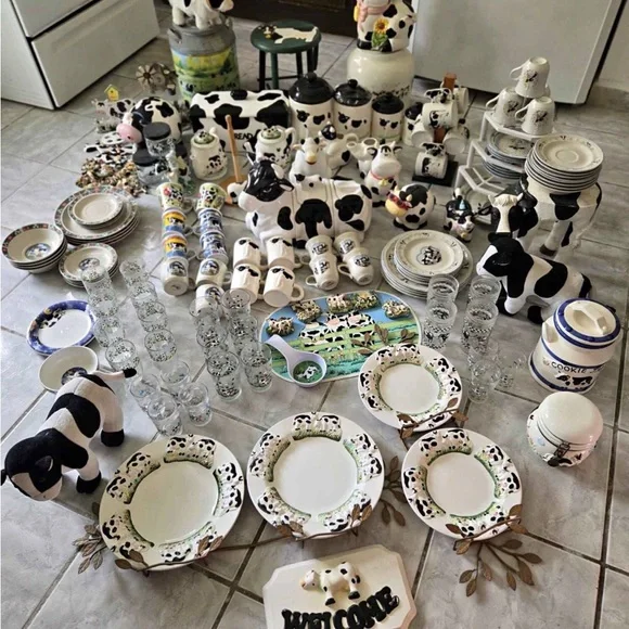 🐄 Calling all Cow 🐄 Collectors to see if interested in Huge Collection - Anyone?