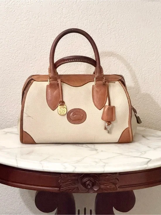 Dooney&Burke 80’s Gladstone All weather Cream& British Tan Leather Trim Lock&Key
