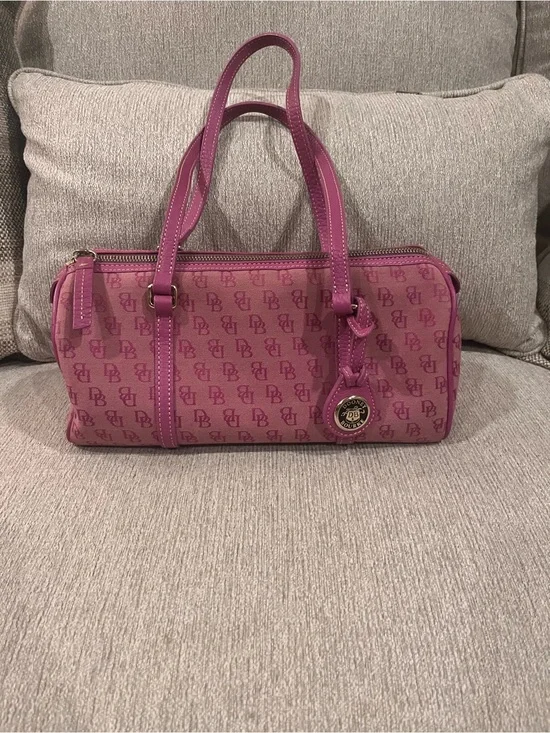 Vintage authentic Dooney & Bourke Fuchsia Logo Barrel Satchel