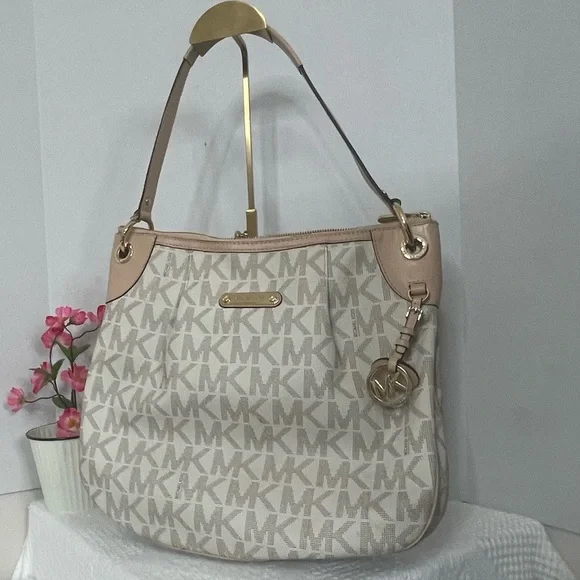Michael Kors Beige and Cream Women's Shoulder‎ Bag~ Jet Set MK Logo