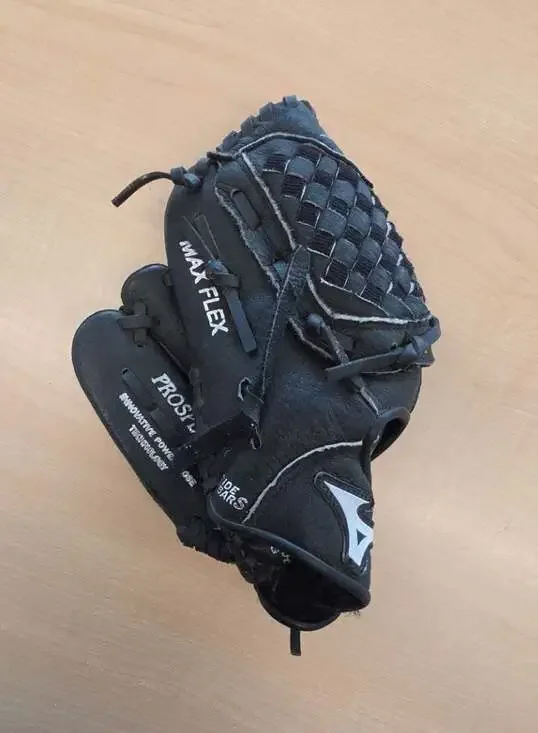 Mizuno Prospect GPP 1000Y1BKAC 10 Inch Youth Baseball Glove Black