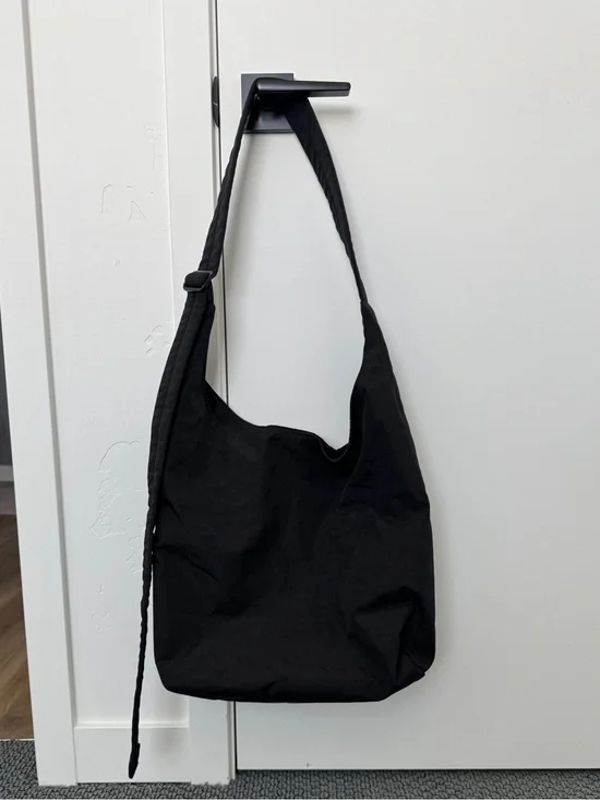 BAGGU Black Adjustable Shoulder Bag