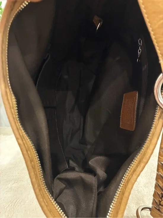 ✨ Vintage Coach SoHo Studded Grommet Hobo ✨