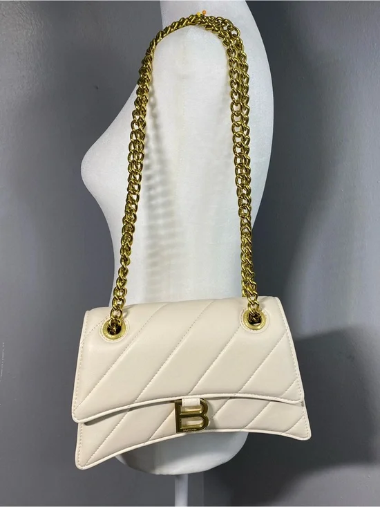 Hourglass Cream Quilted Gold Chain-Strap Shoulder Bag