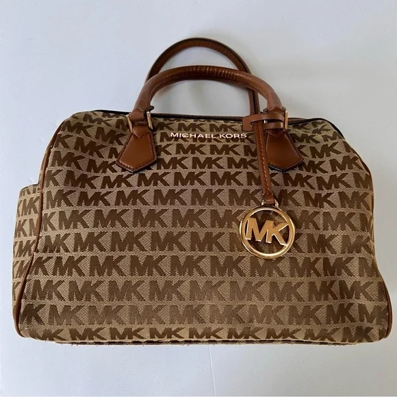 Michael Kors Bedford LG Duffle Satchel Bag in beige/ebony in excellent condition