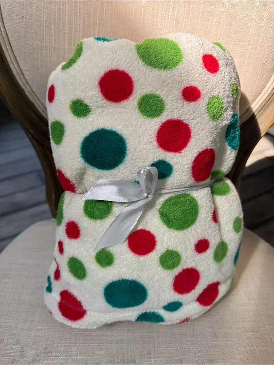Small Throw Blanket Plush Polka Dot throw Blanket for kids or pets