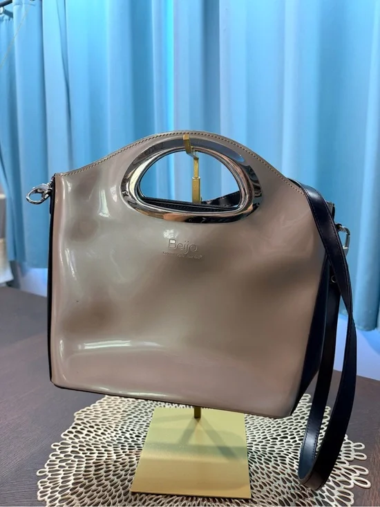 VINTAGE/RARE FIND Beijo London Paris New York Patent Satchel Taupe Black